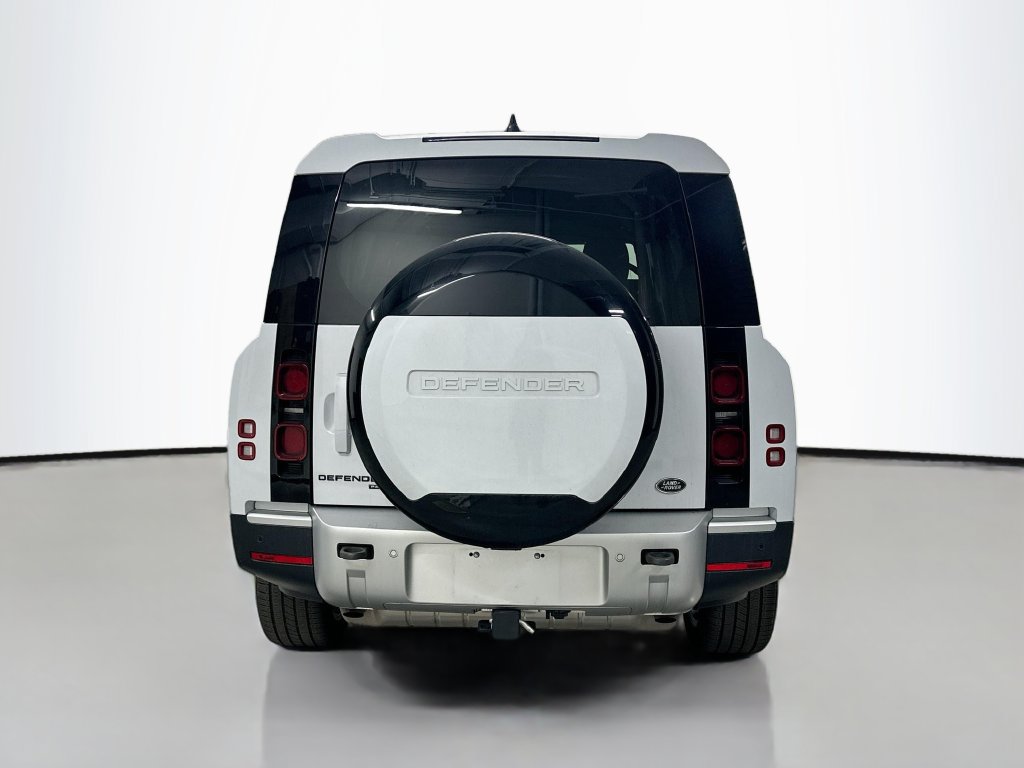 Used 2023 Land Rover Defender 130 SE AWD/4WD image 10