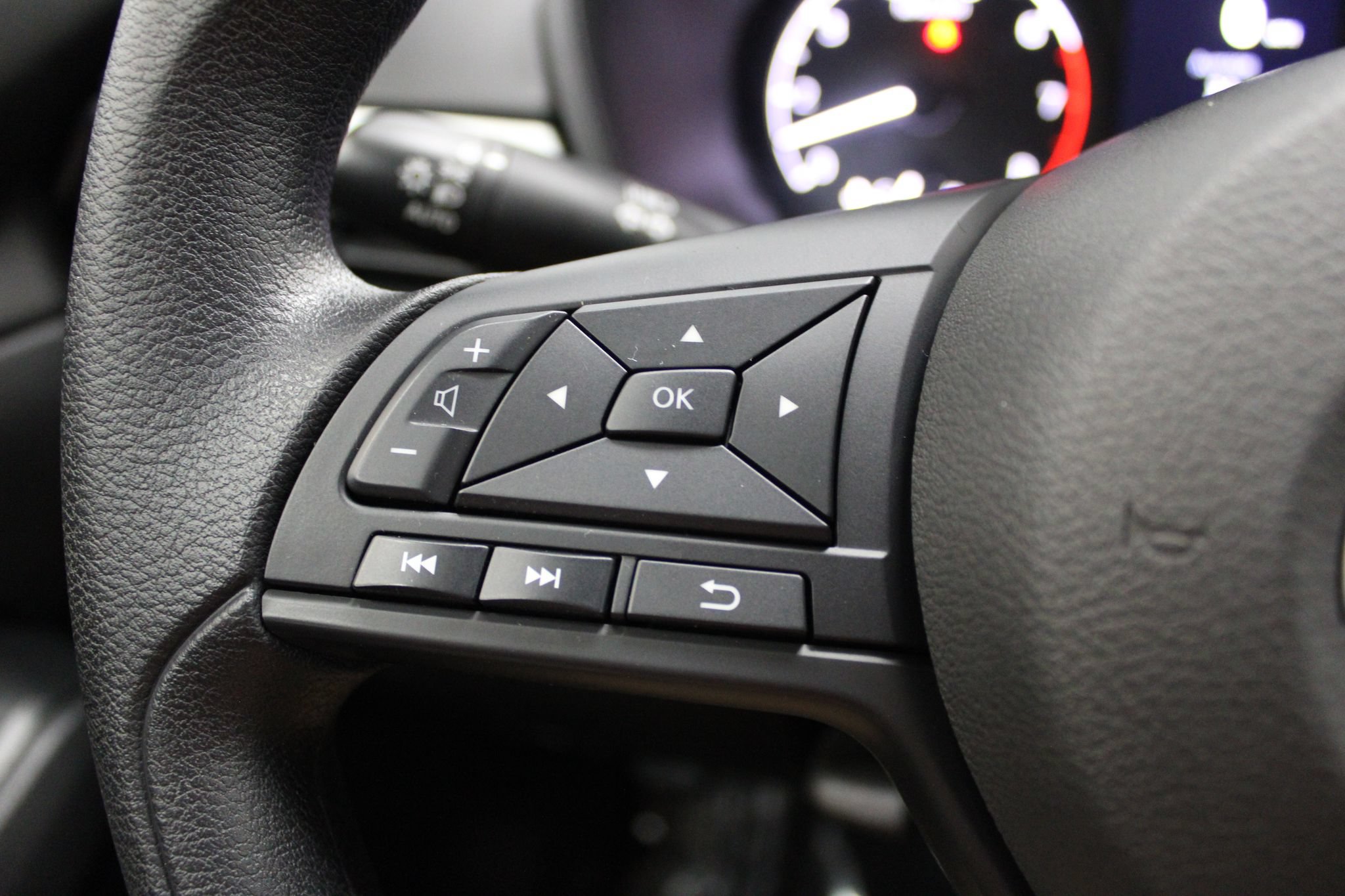 Used 2025 Nissan Altima 2.5 S FWD image 37