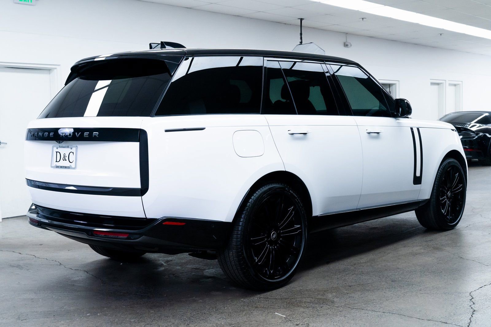 Used 2024 Land Rover Range Rover SE AWD/4WD image 6