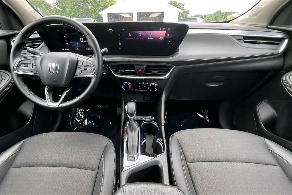 Used 2025 Buick Encore GX Preferred AWD/4WD image 9