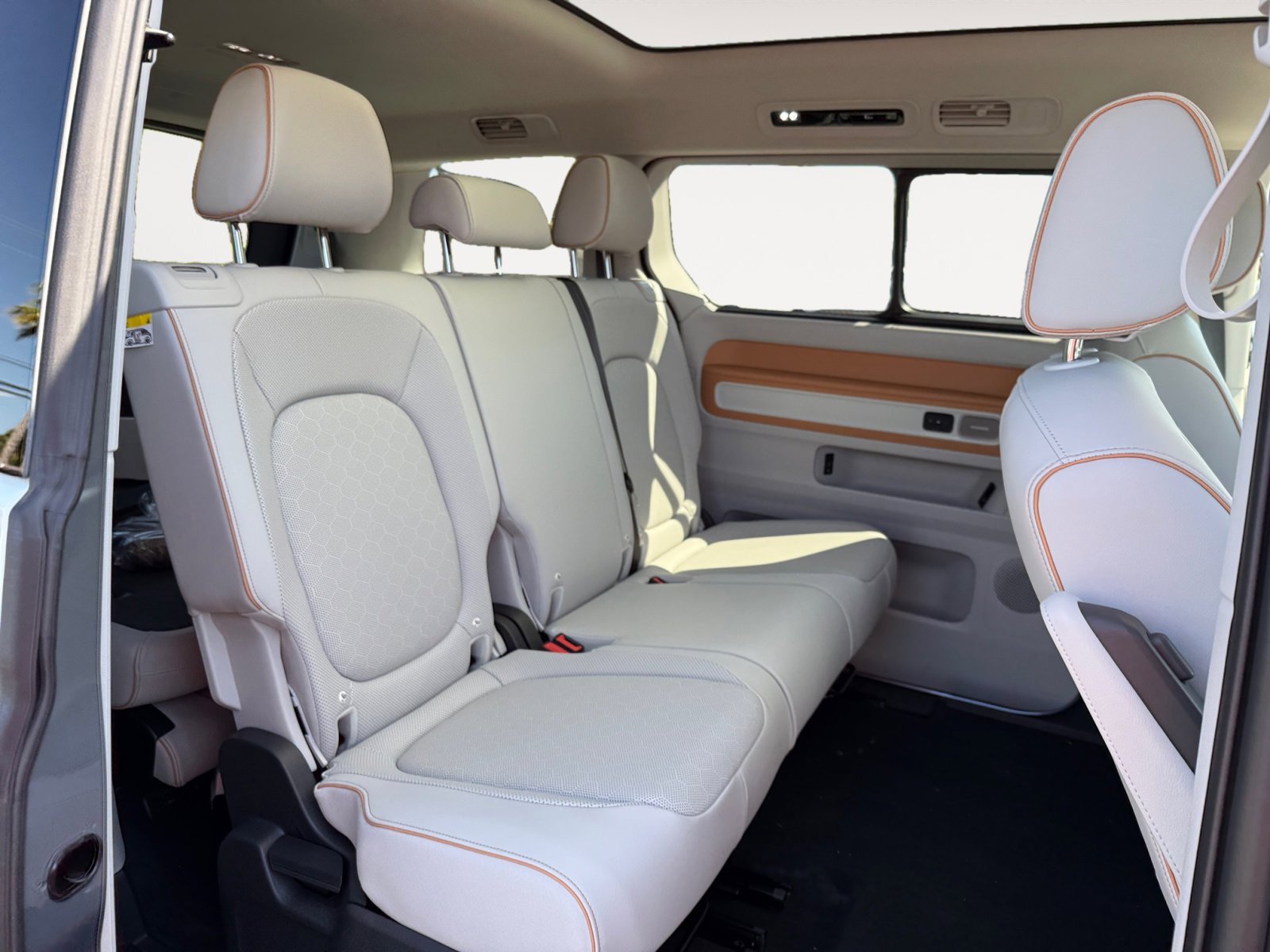 New 2025 Volkswagen ID. Buzz 1st Edition RWD image 18