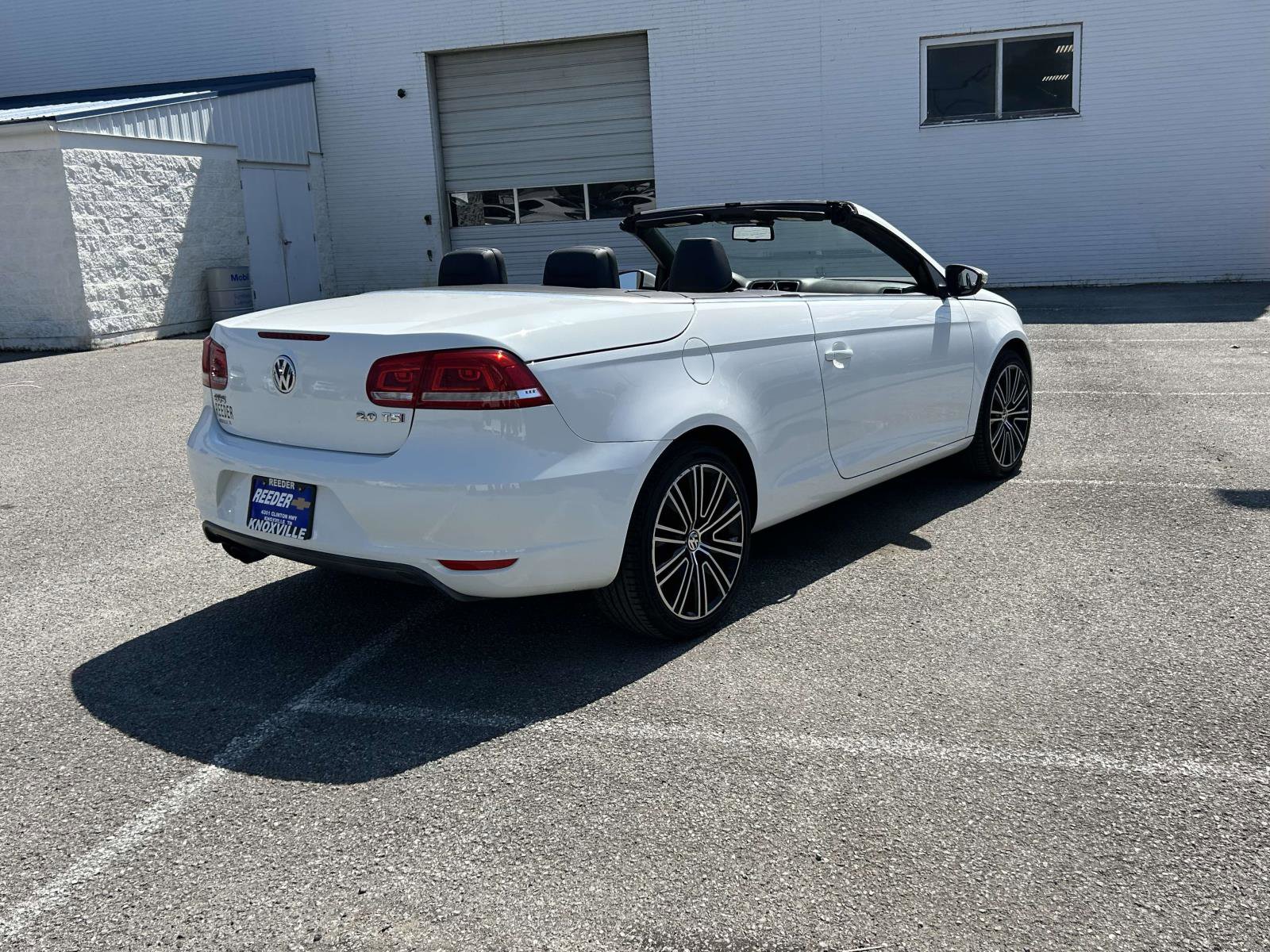 Used 2015 Volkswagen Eos Executive FWD image 3