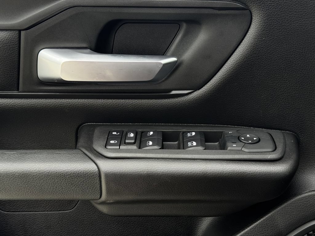 Used 2025 RAM 1500 Warlock AWD/4WD image 23