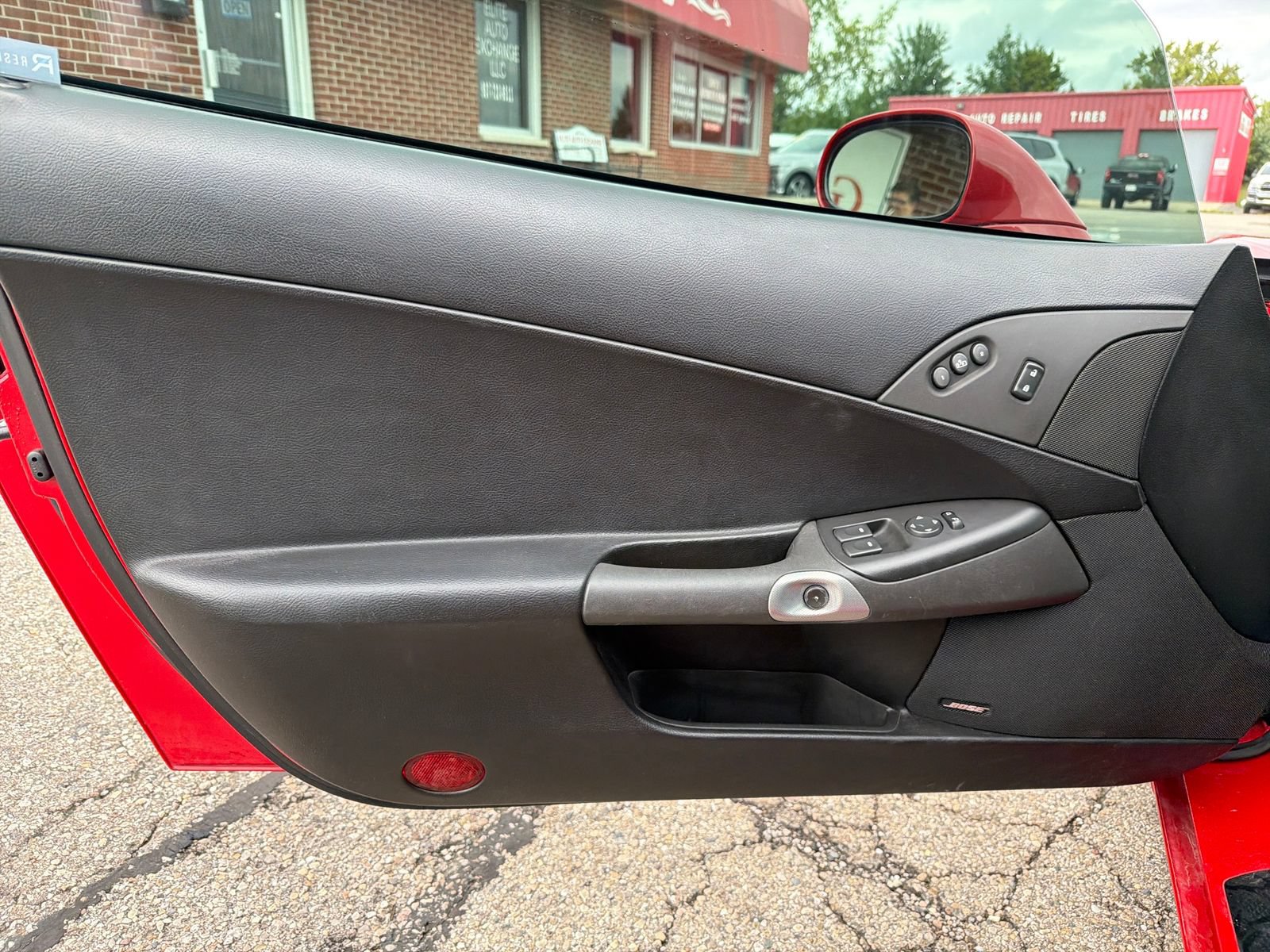 Used 2005 Chevrolet Corvette Convertible w/ Preferred Equipment Group RWD image 12