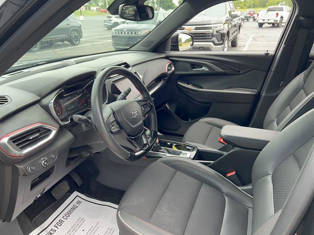 Used 2023 Chevrolet TrailBlazer RS w/ Sun and Liftgate Package FWD image 13