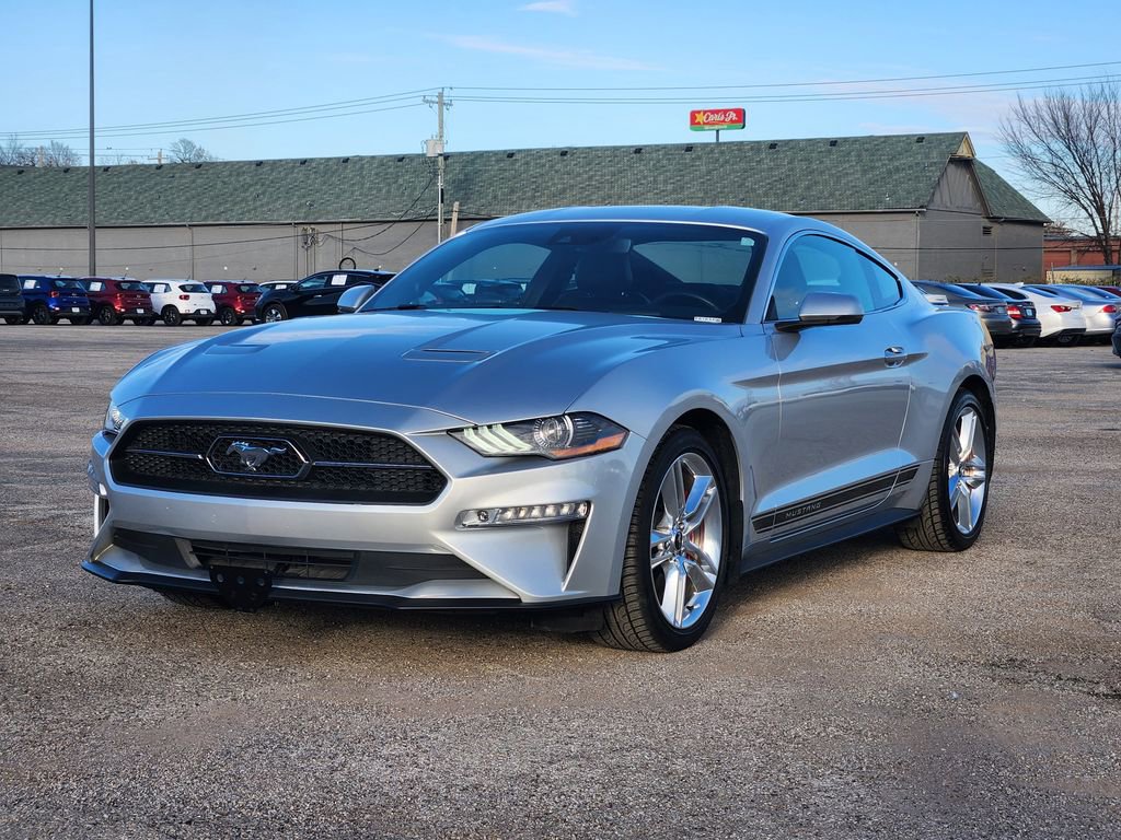 Used 2018 Ford Mustang Premium w/ Equipment Group 201A image 3