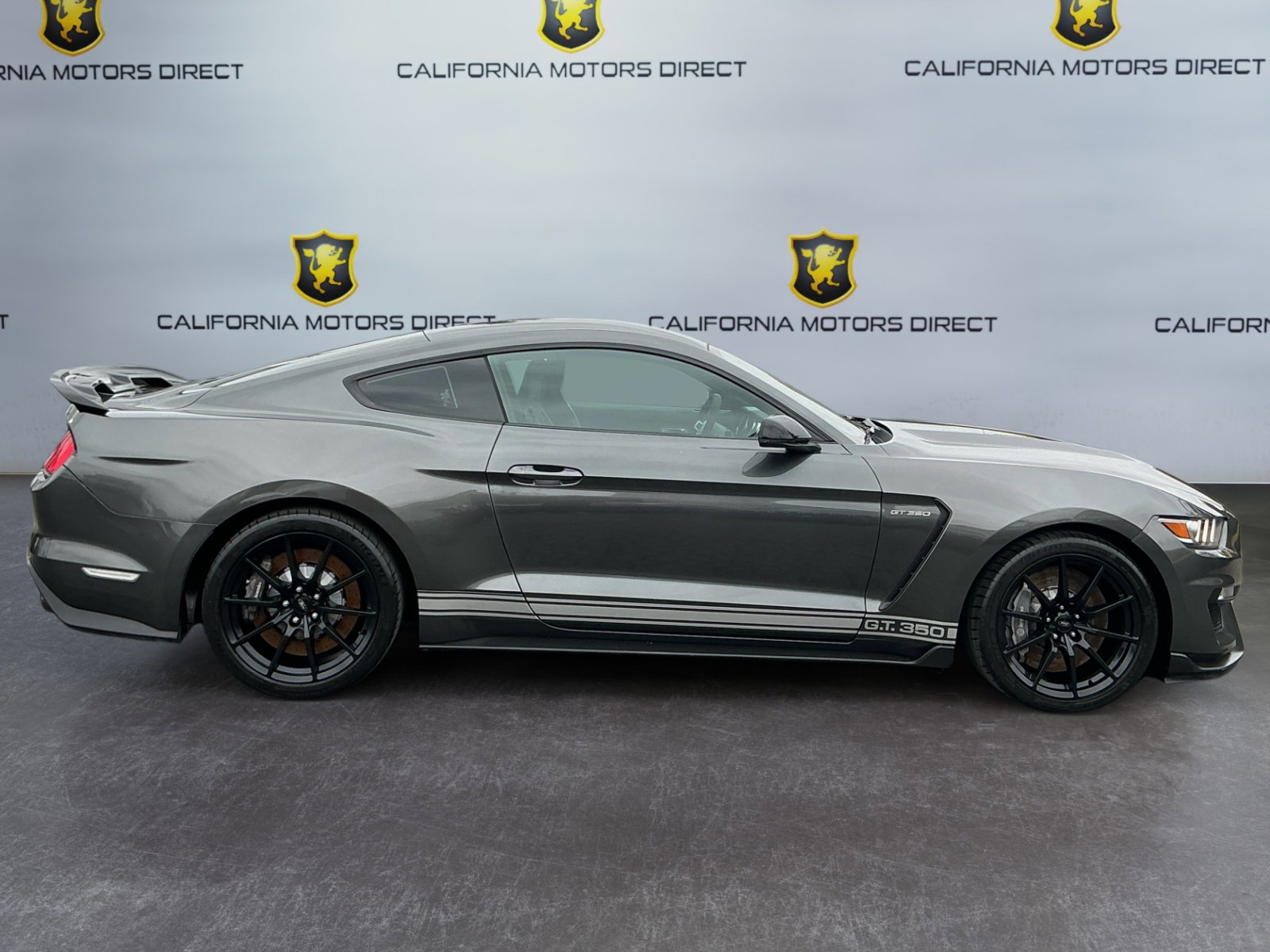 Used 2017 Ford Mustang Shelby GT350 w/ Electronics Package RWD image 4