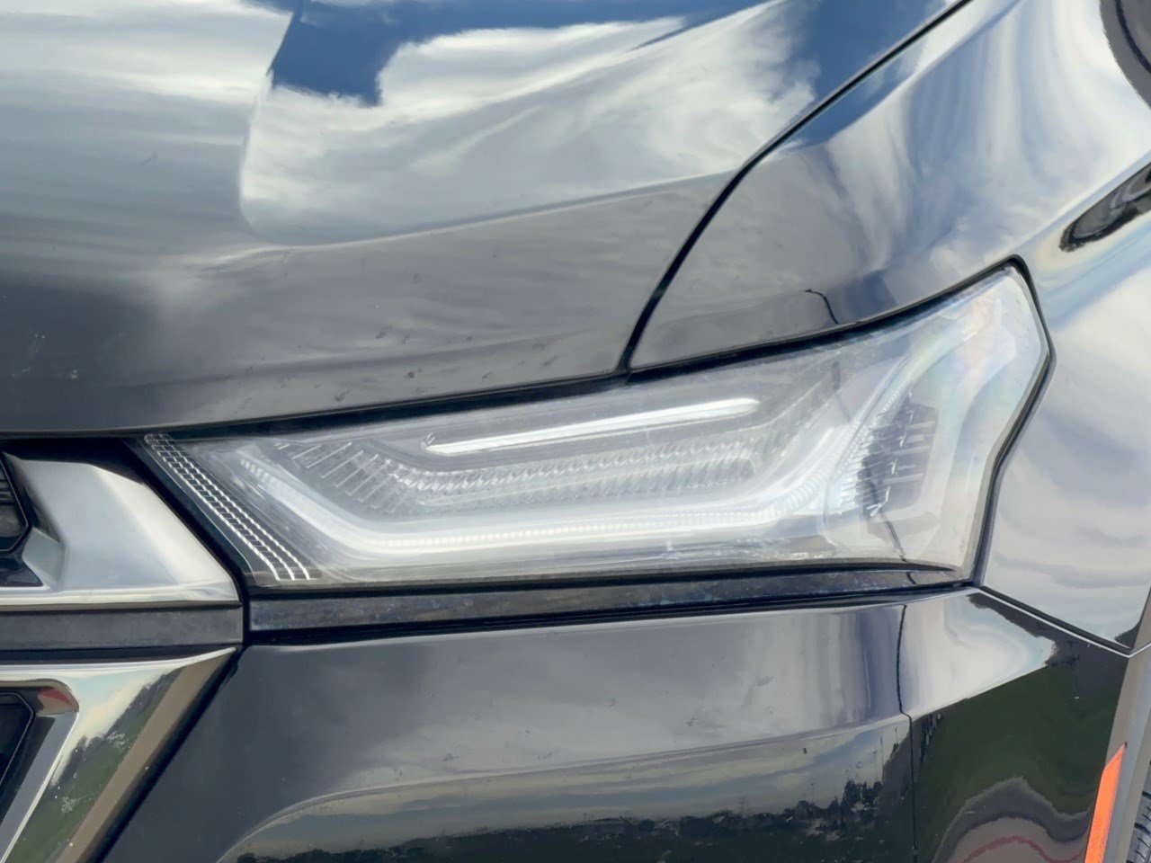 Used 2023 Chevrolet Traverse RS FWD image 12