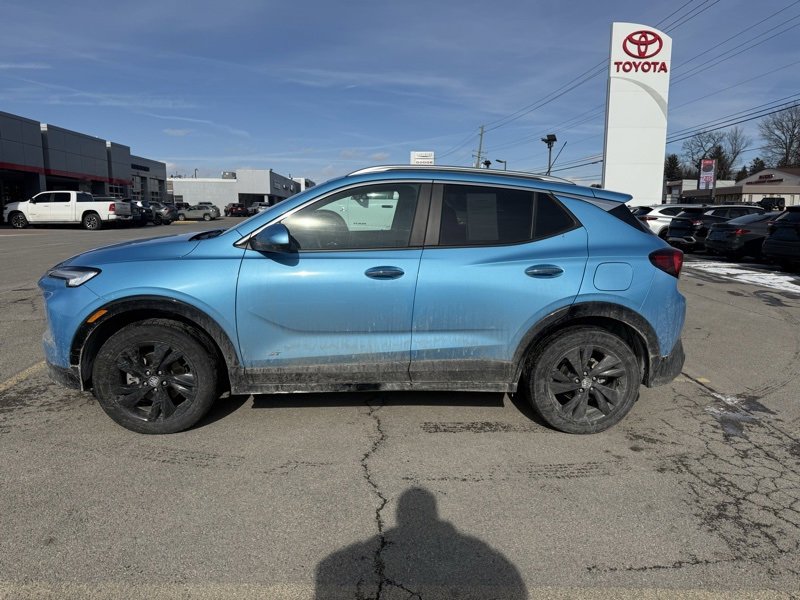 Used 2025 Buick Encore GX Sport Touring w/ Comfort Package image 9