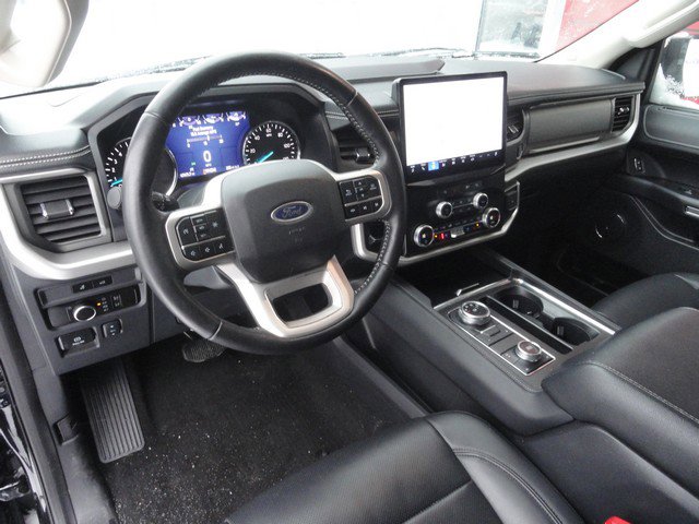 Used 2024 Ford Expedition XLT image 12