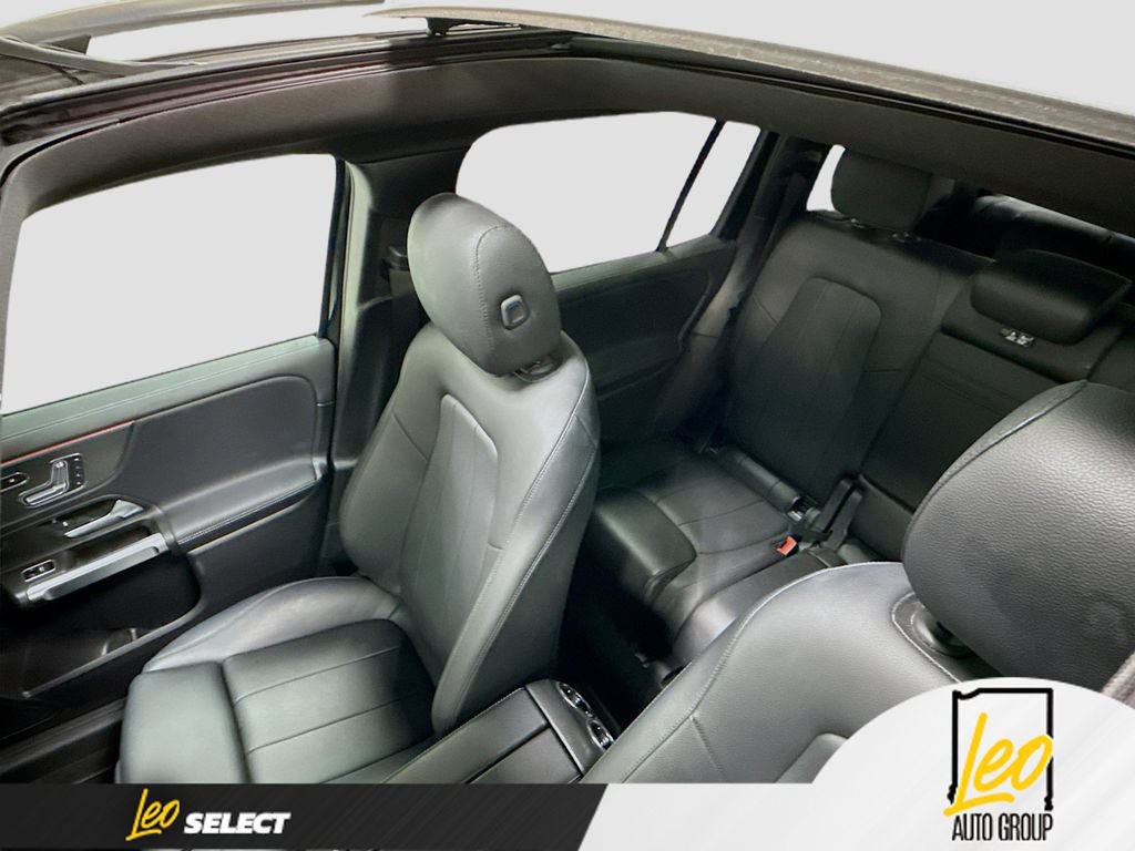 Used 2021 Mercedes-Benz GLB 250 4MATIC w/ Premium Package image 23