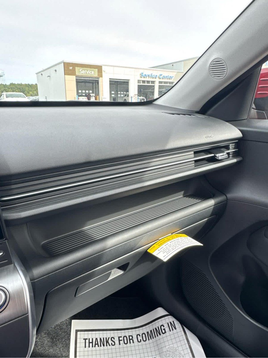 New 2027 Hyundai Kona SE AWD/4WD image 32