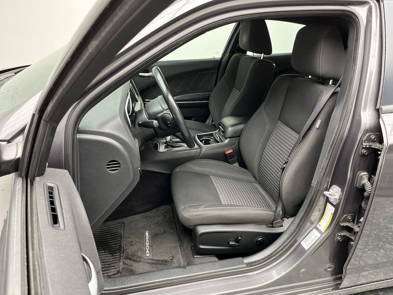 Used 2017 Dodge Charger SXT AWD/4WD image 8