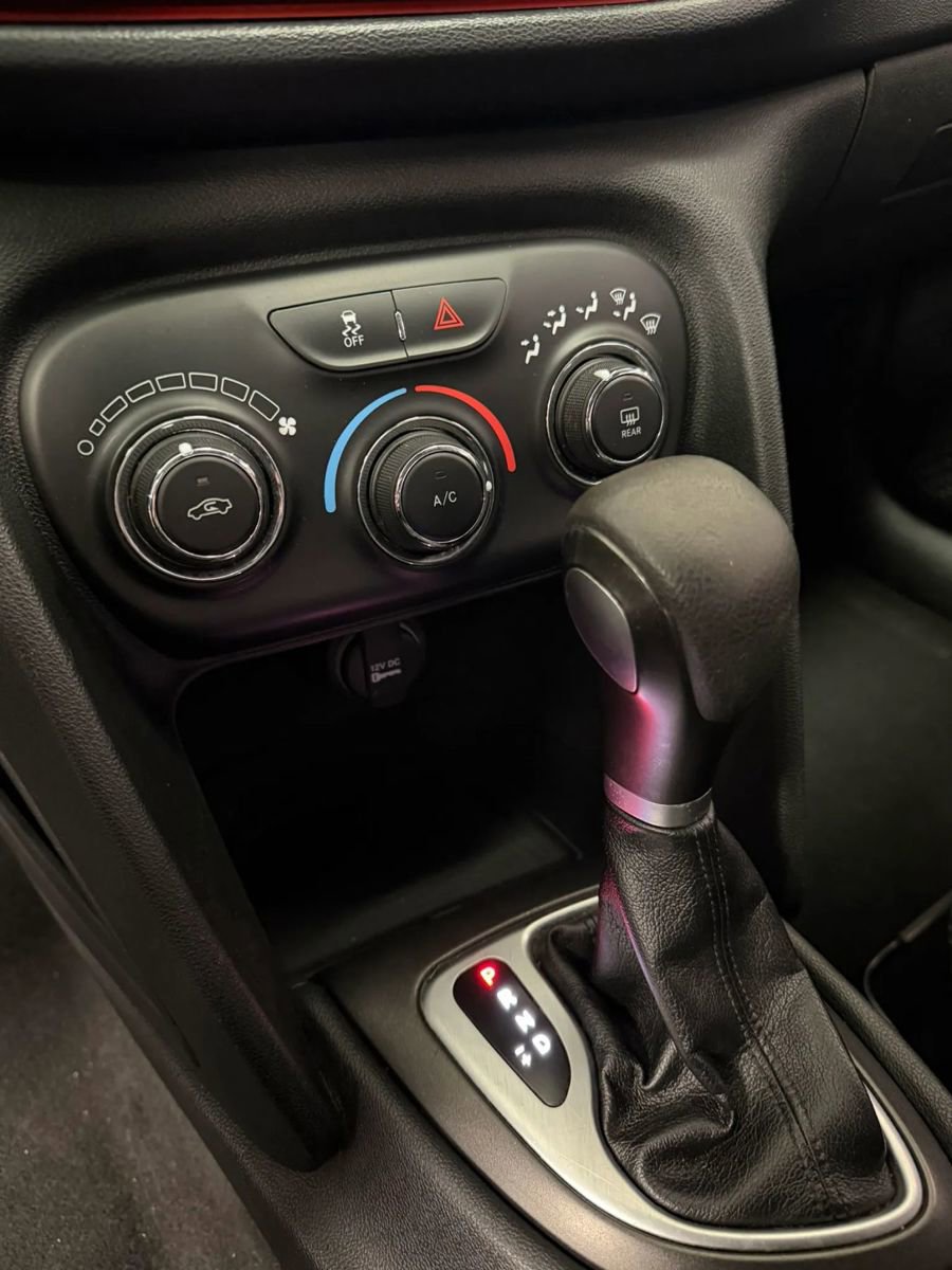 Used 2015 Dodge Dart SXT image 24