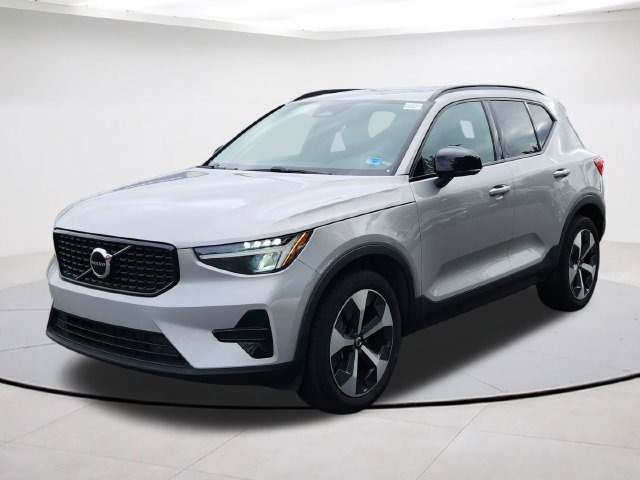 Certified 2024 Volvo XC40 B5 Core