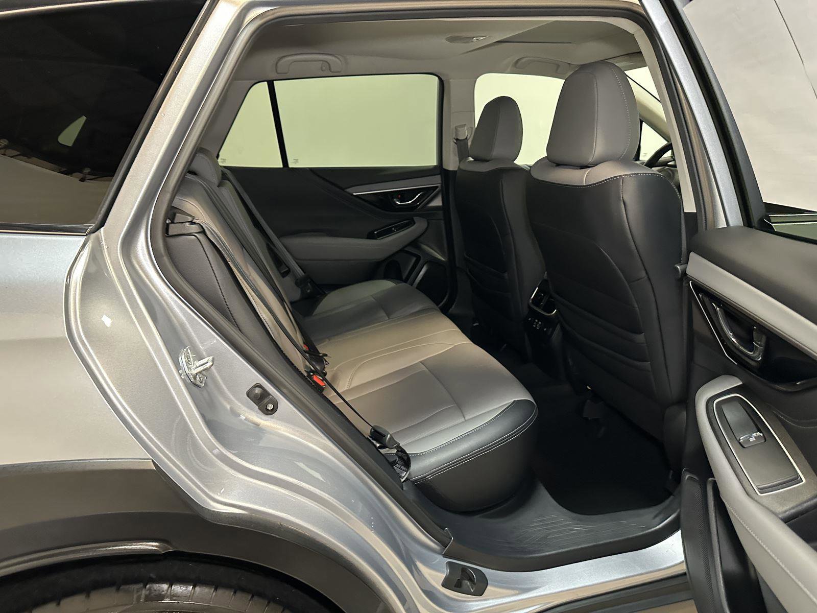 Used 2023 Subaru Outback Limited AWD/4WD image 36