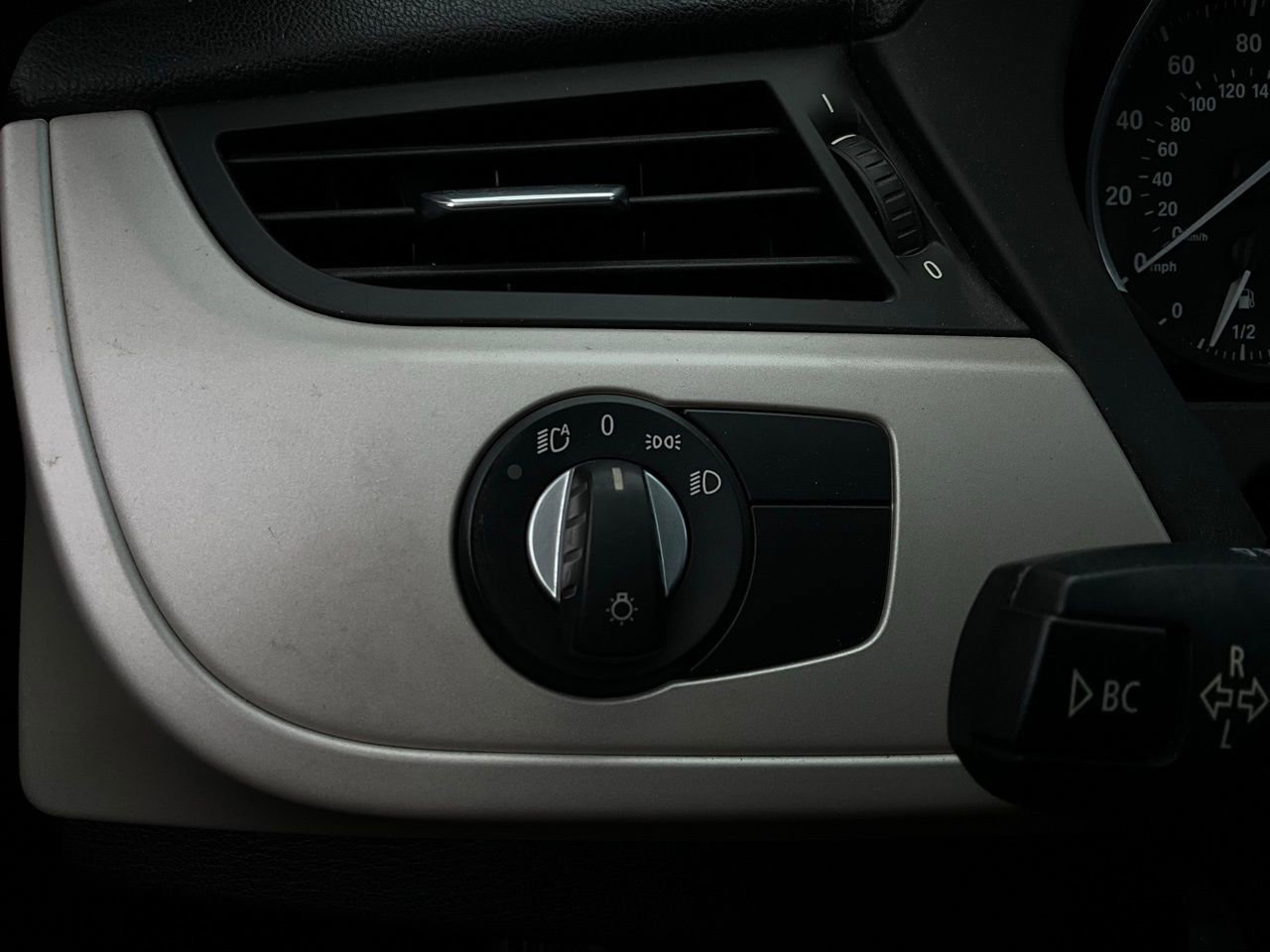 Used 2011 BMW Z4 sDrive30i image 25