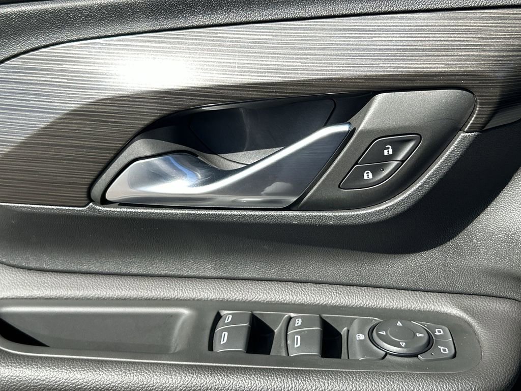 Used 2022 GMC Terrain SLE w/ Driver Convenience Package image 24