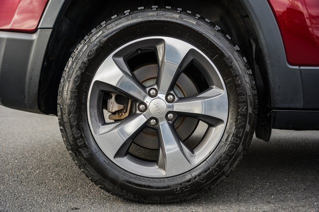 Used 2019 Jeep Cherokee Limited image 20