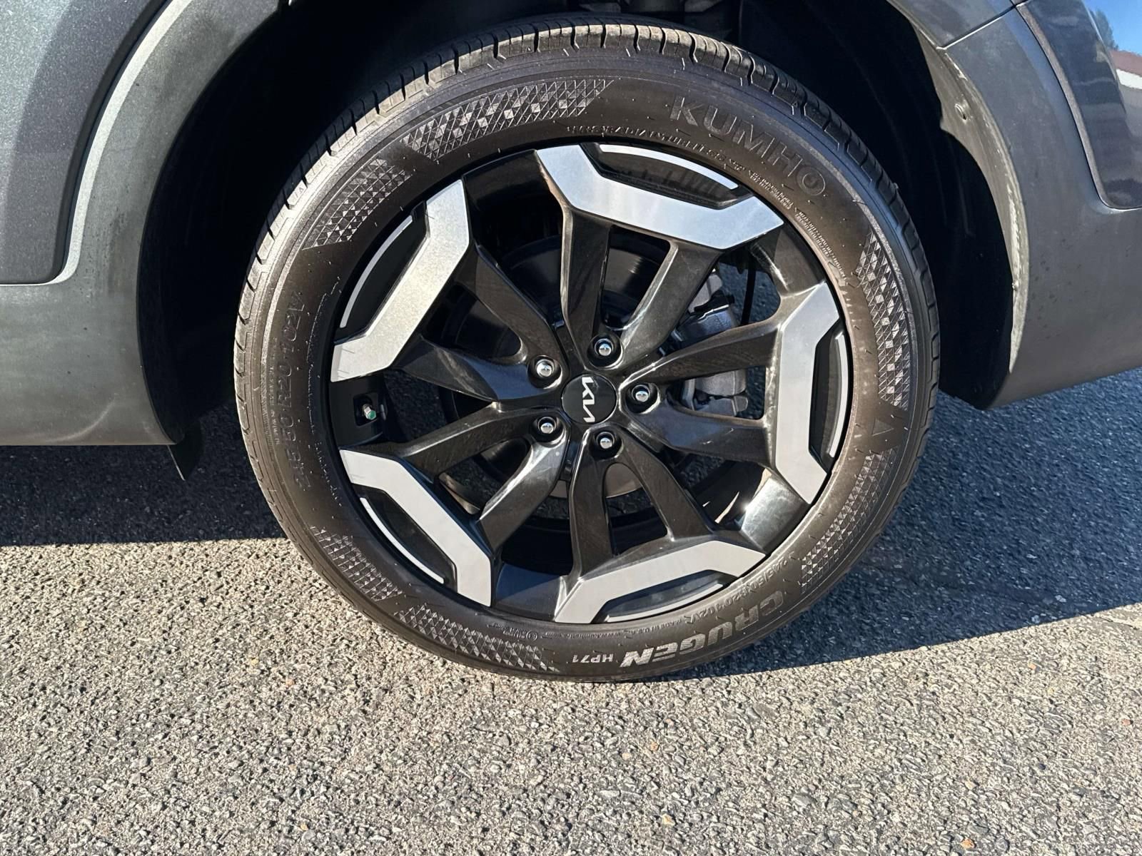 Used 2024 Kia Telluride S image 9