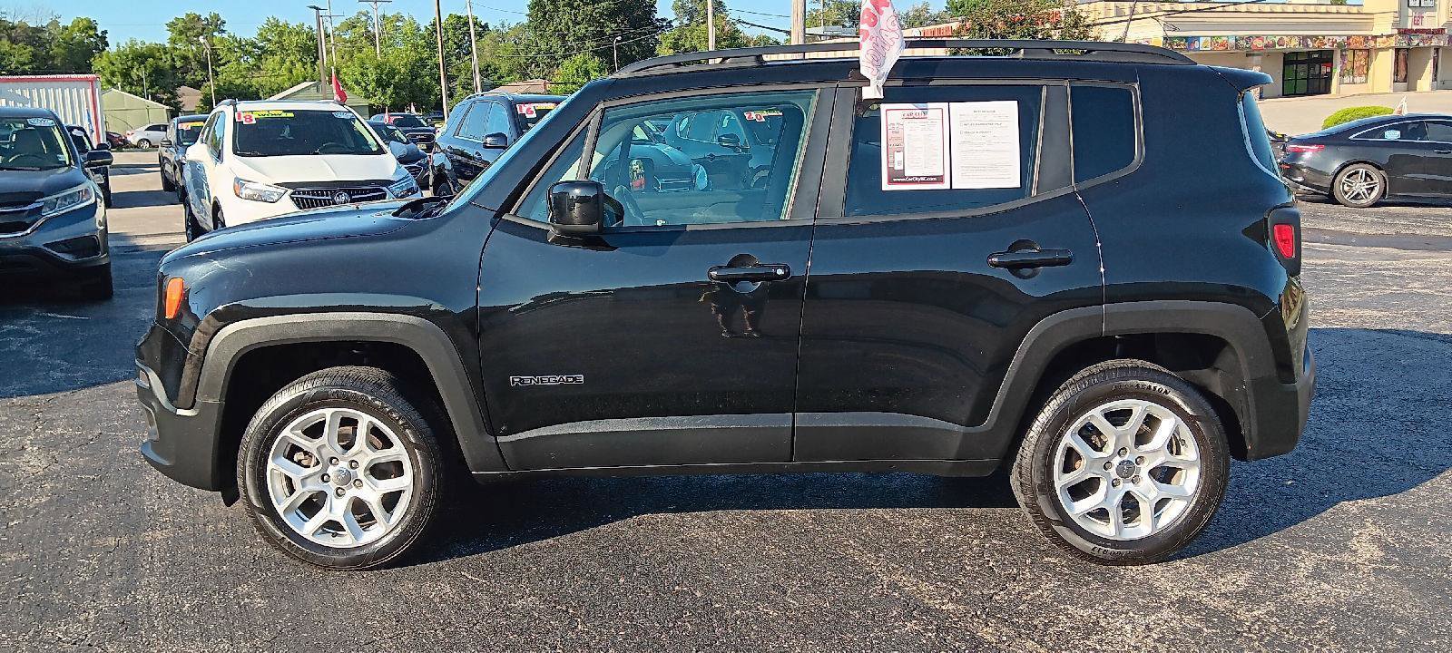 Used 2018 Jeep Renegade Latitude image 12
