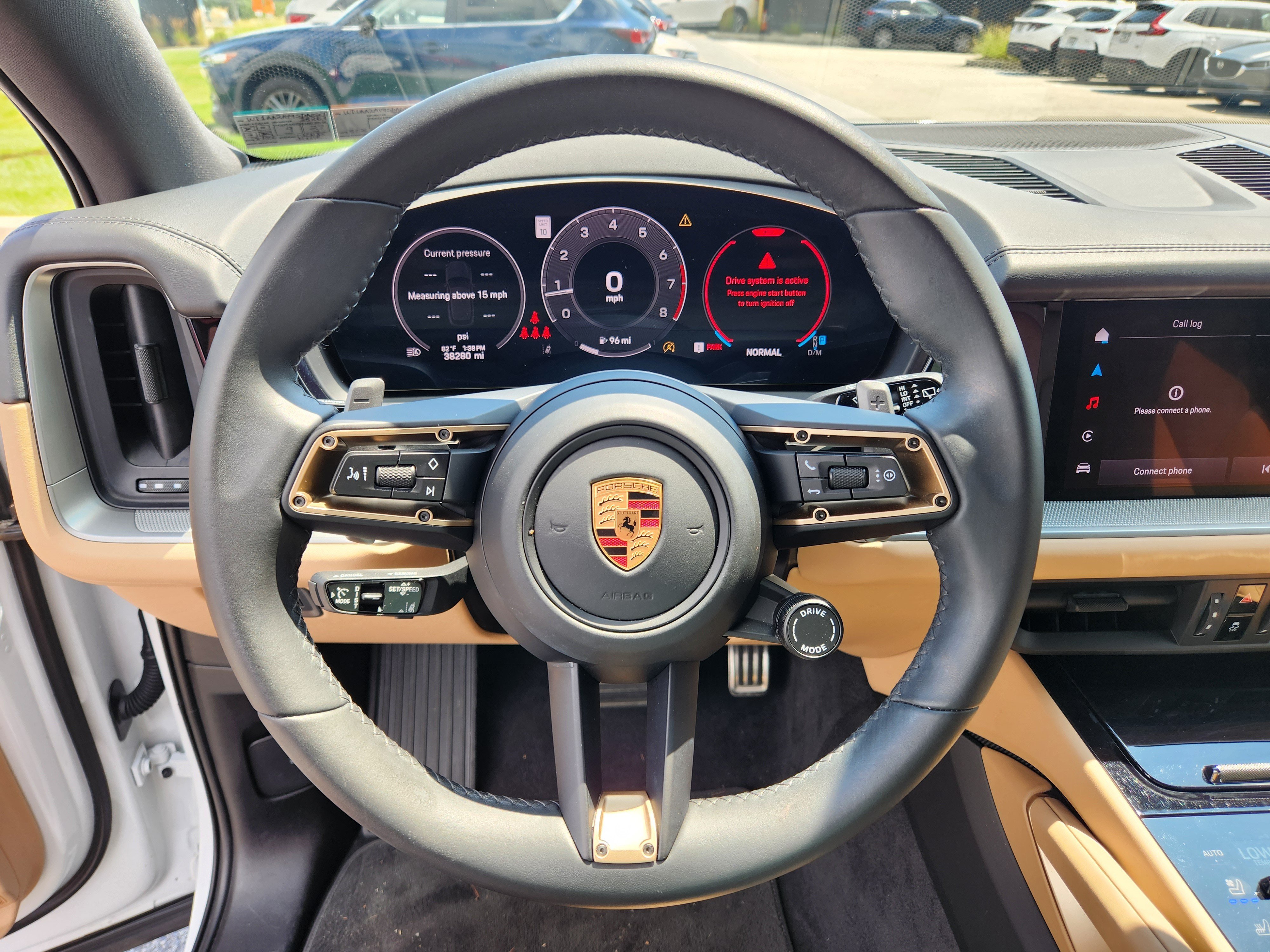 Used 2025 Porsche Cayenne AWD/4WD image 18