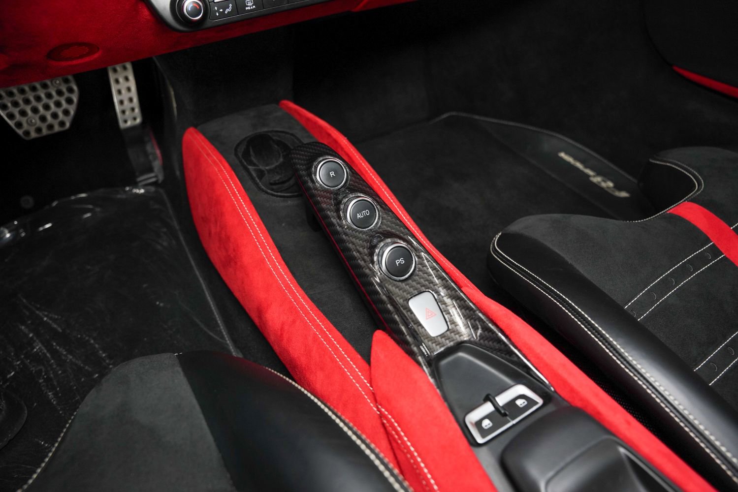 Used 2021 Ferrari F8 Tributo RWD image 45