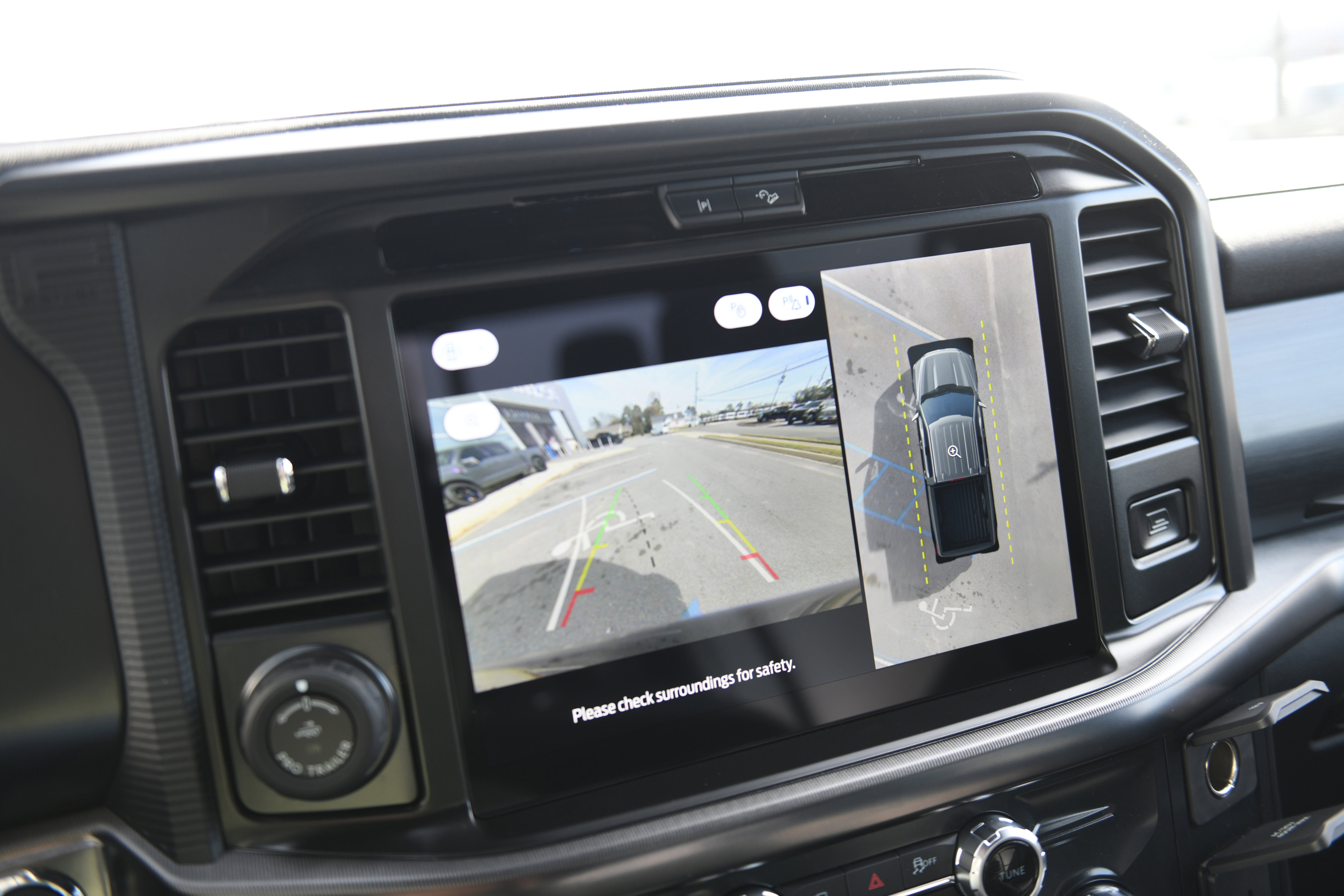 New 2025 Ford F150 Lariat w/ Equipment Group 502A High image 40