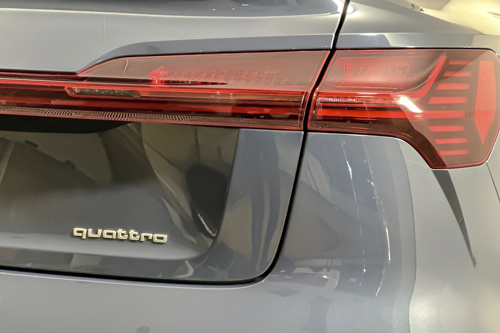 Used 2023 Audi e-tron Prestige w/ Prestige Package image 26