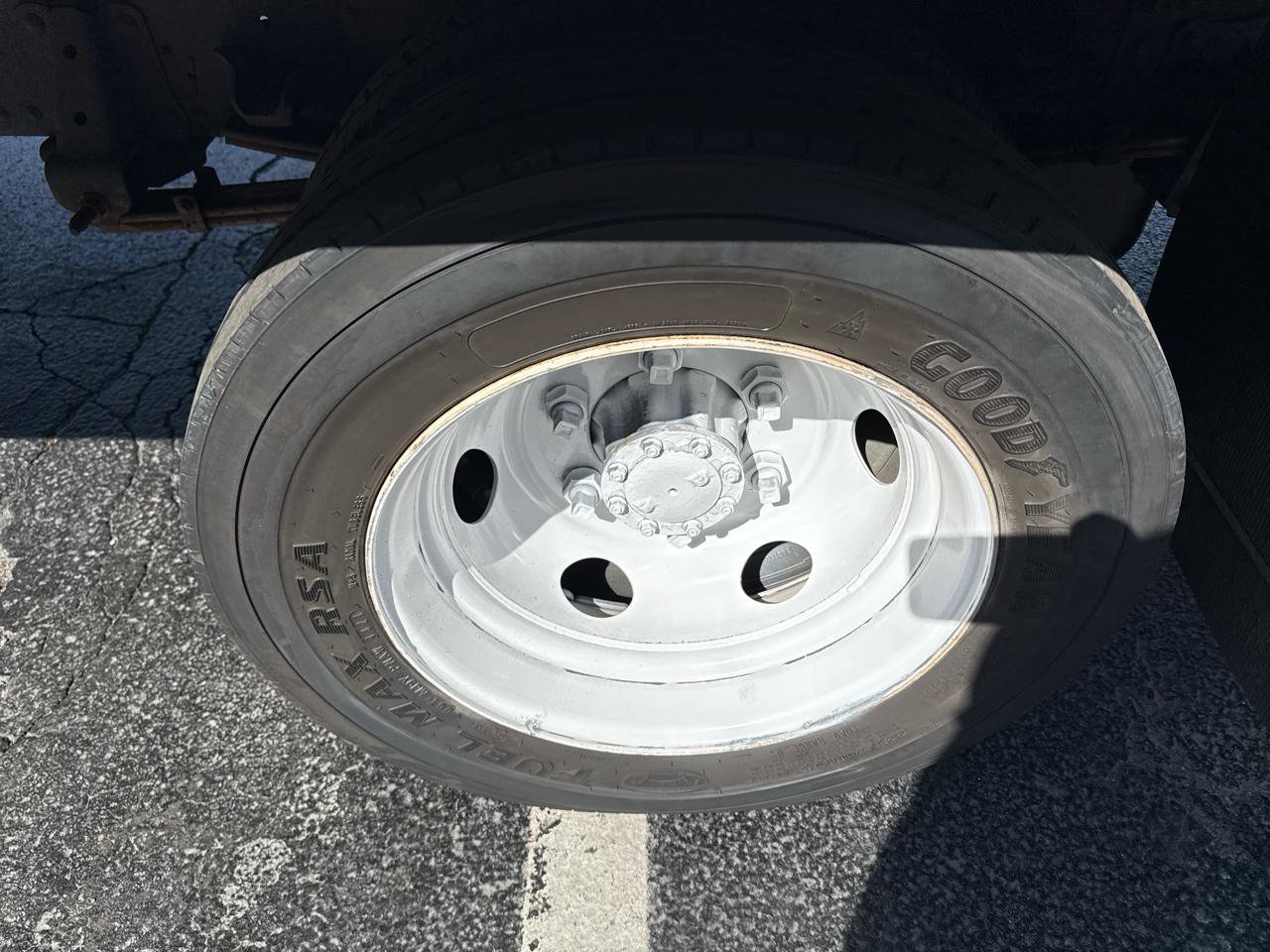 Used 2018 Isuzu NPR RWD image 13