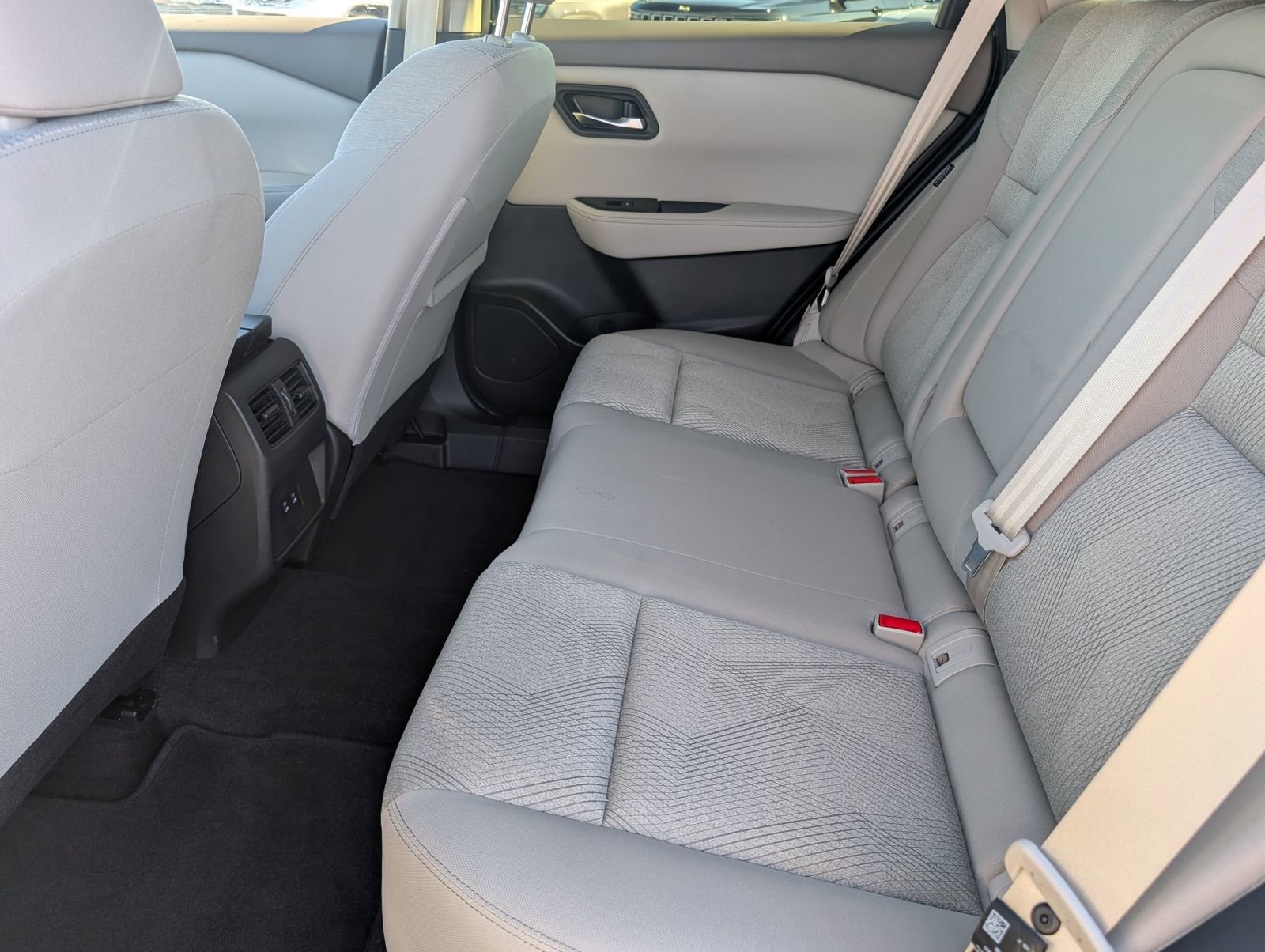 Used 2025 Nissan Rogue SV image 13