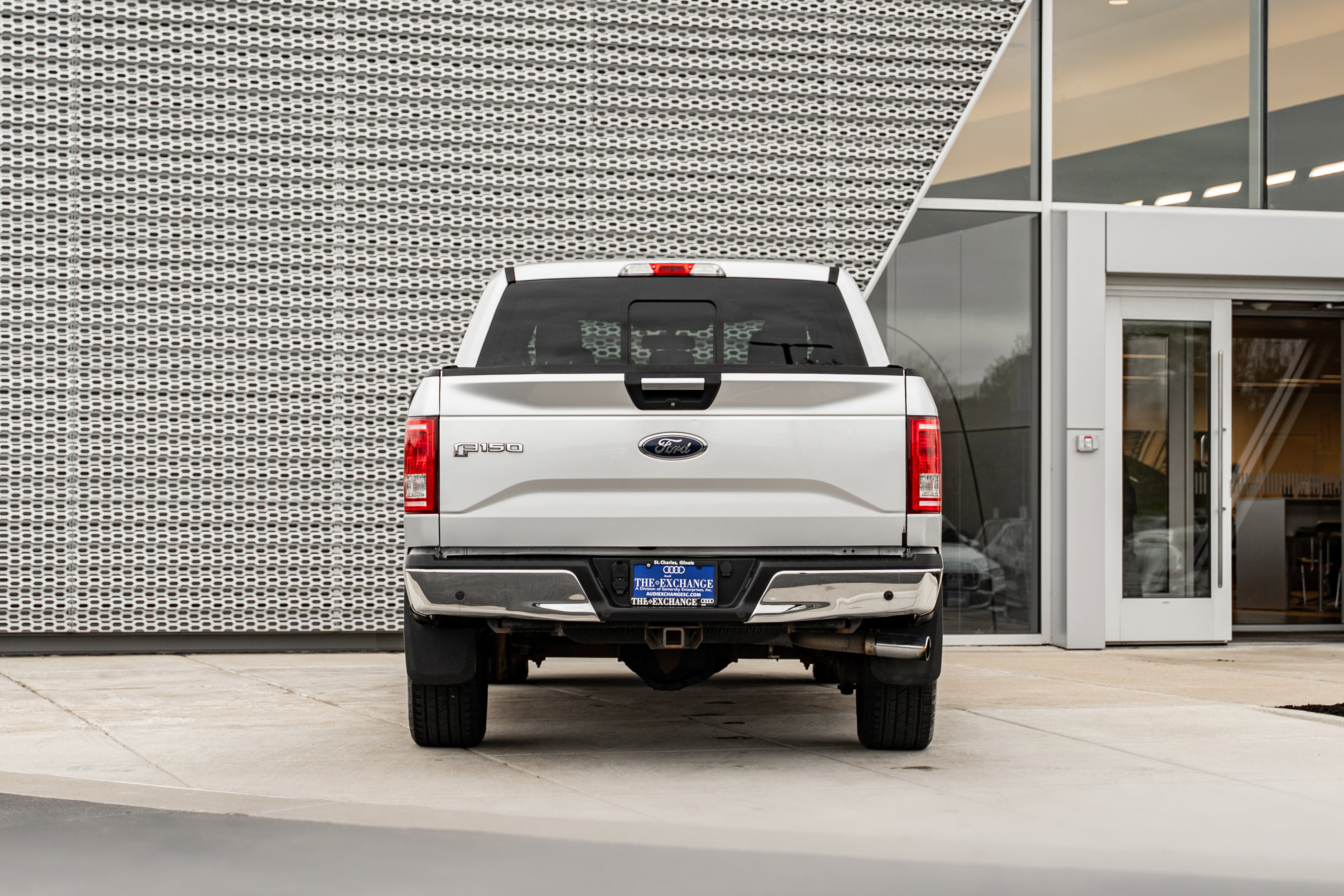 Used 2015 Ford F150 XLT w/ Equipment Group 302A Luxury AWD/4WD image 29