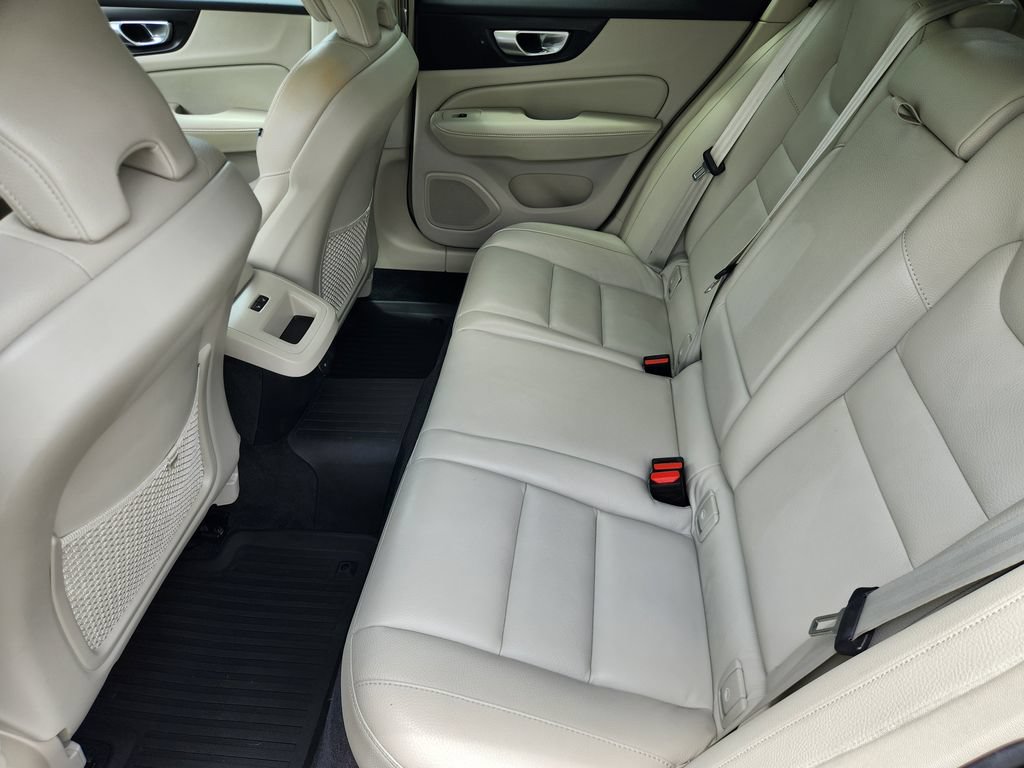 Certified 2024 Volvo V60 B5 Cross Country Plus w/ Protection Package Premier AWD/4WD image 11