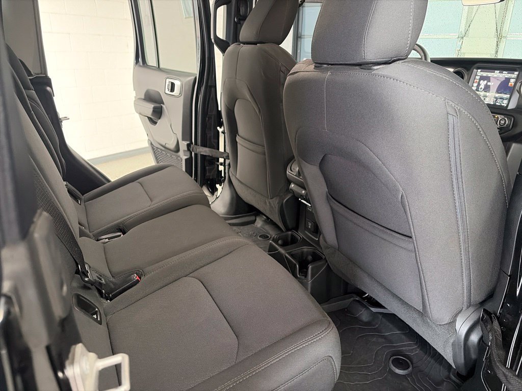 Certified 2023 Jeep Gladiator Sport AWD/4WD image 20