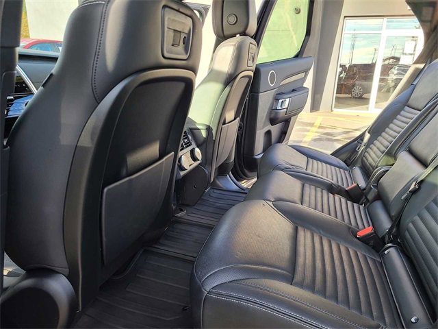 Used 2023 Land Rover Discovery S image 25