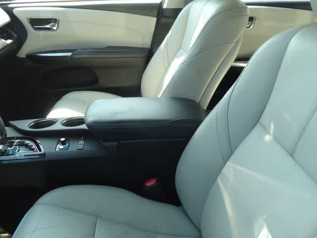 Used 2017 Toyota Avalon XLE Premium w/ All Weather Liner Package FWD image 9