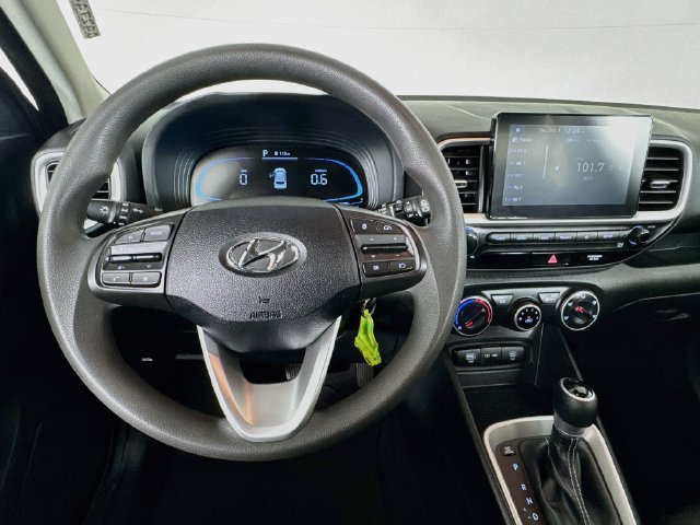 Used 2026 Hyundai Venue SE FWD image 10