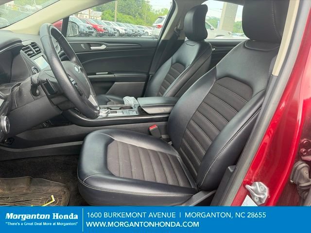 Used 2018 Ford Fusion SE w/ Equipment Group 201A FWD image 13