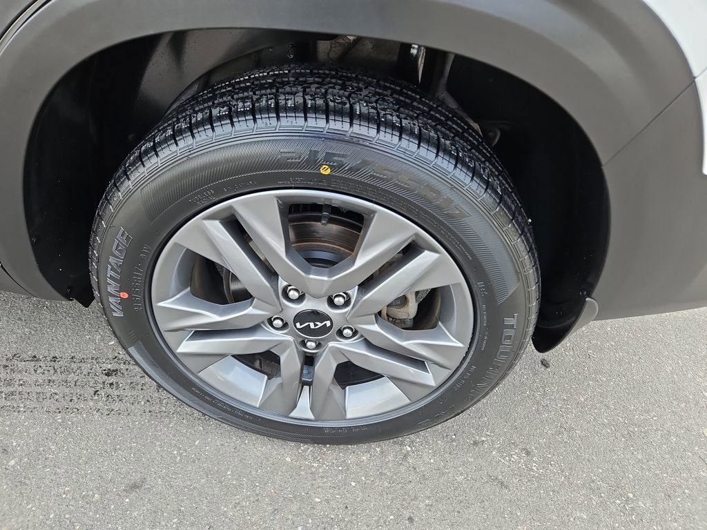 Used 2023 Kia Seltos S w/ Navigation Package image 31