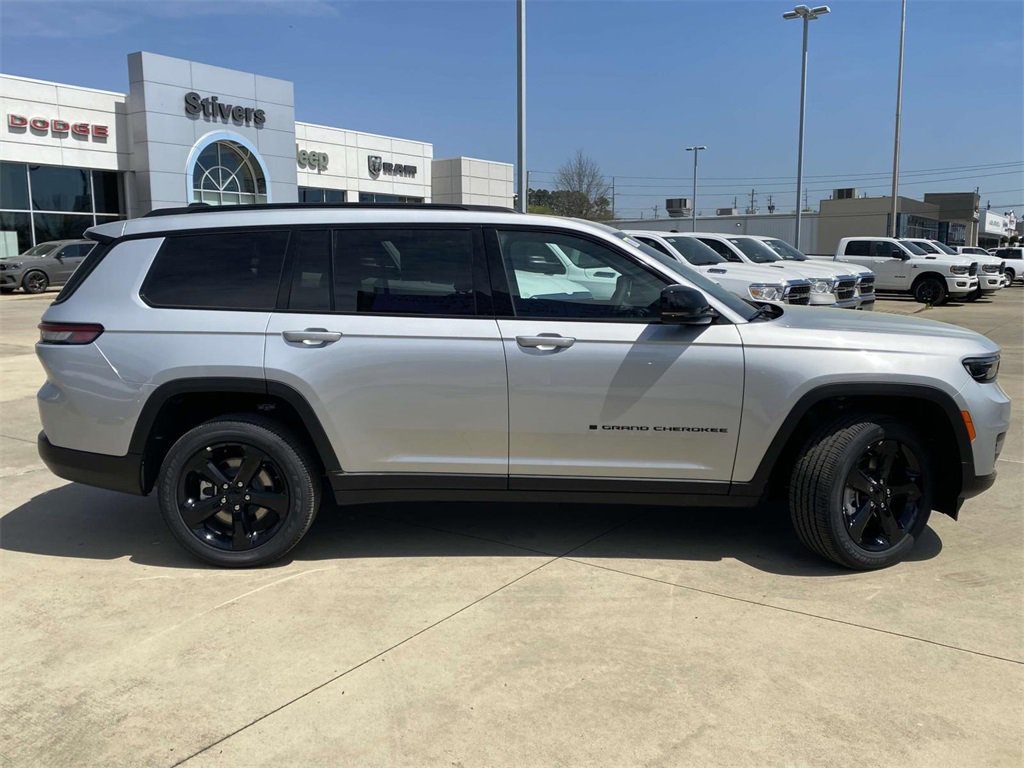 New 2025 Jeep Grand Cherokee L Altitude image 30