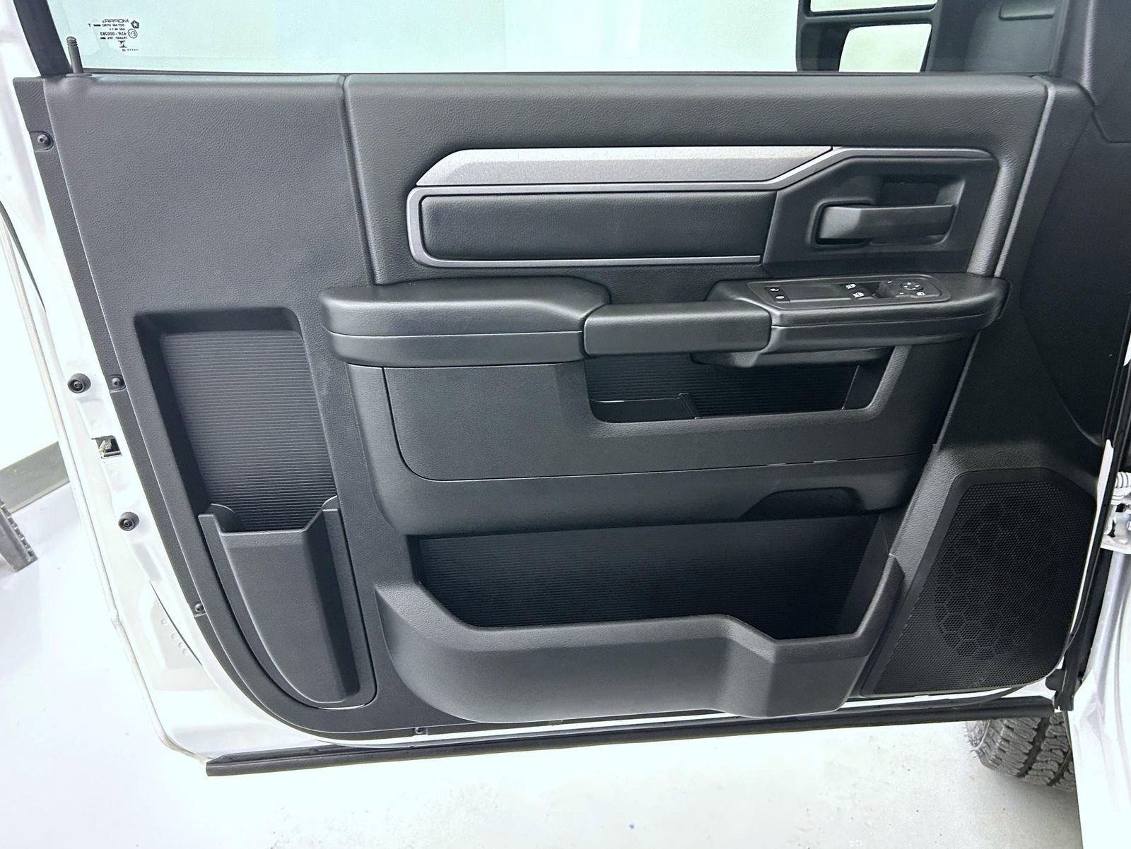 Used 2025 RAM 3500 Tradesman AWD/4WD image 9