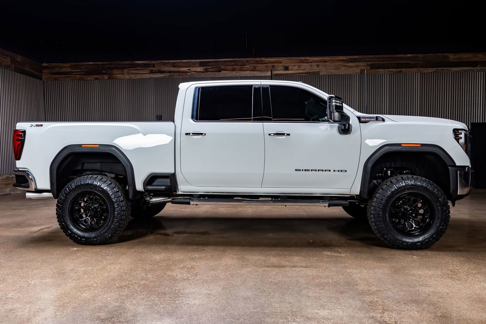 Used 2025 GMC Sierra 2500 SLT image 11