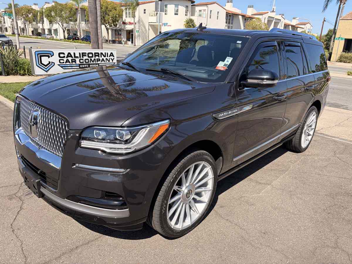 Used 2024 Lincoln Navigator Reserve AWD/4WD image 13