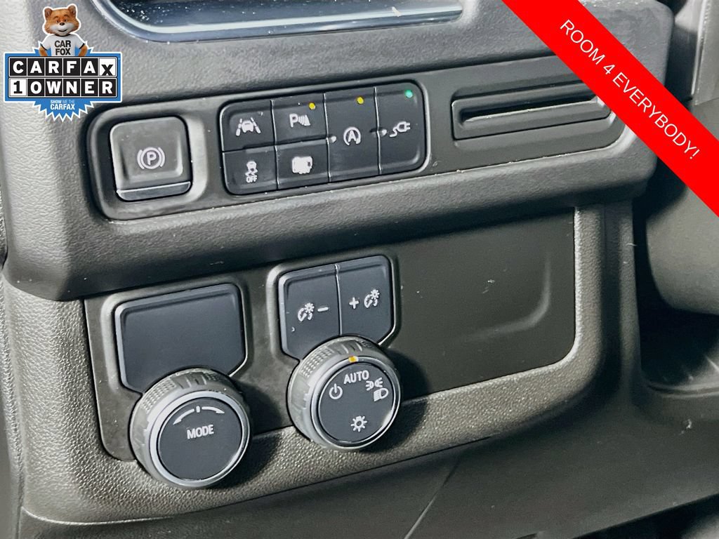 Used 2022 Chevrolet Suburban LT w/ Luxury Package RWD image 10