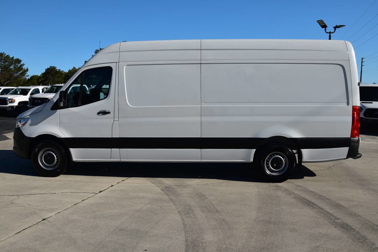 Used 2023 Mercedes-Benz Sprinter 2500 image 4