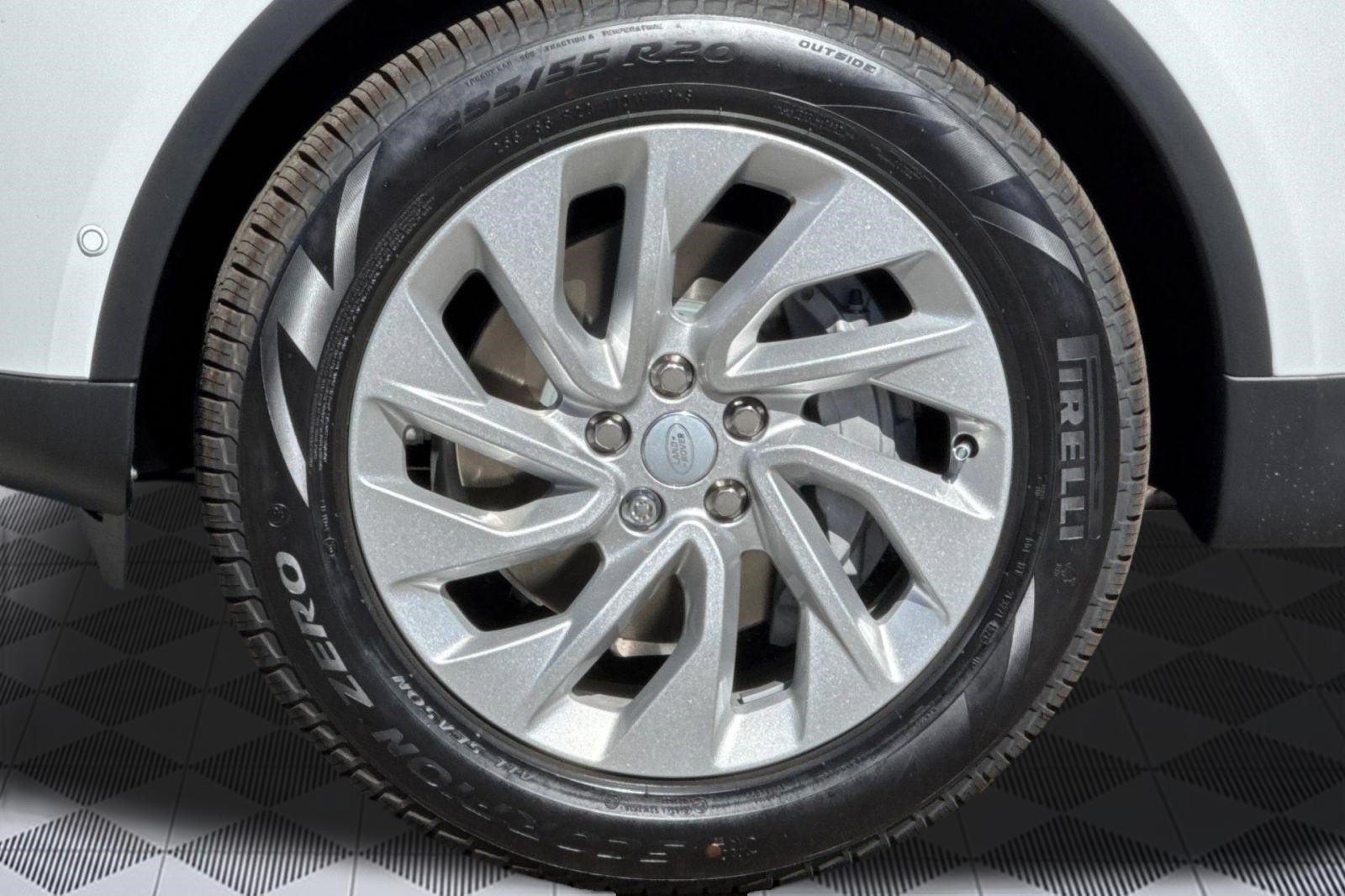 New 2026 Land Rover Discovery S AWD/4WD image 13