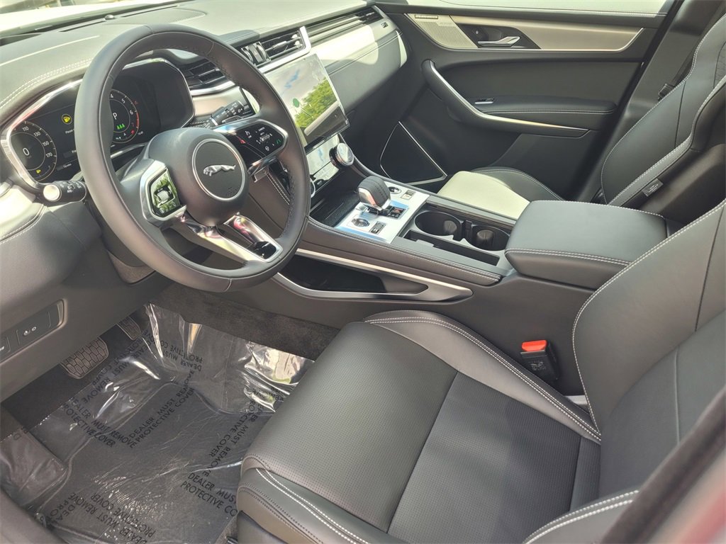 New 2026 Jaguar F-PACE R-Dynamic S image 13