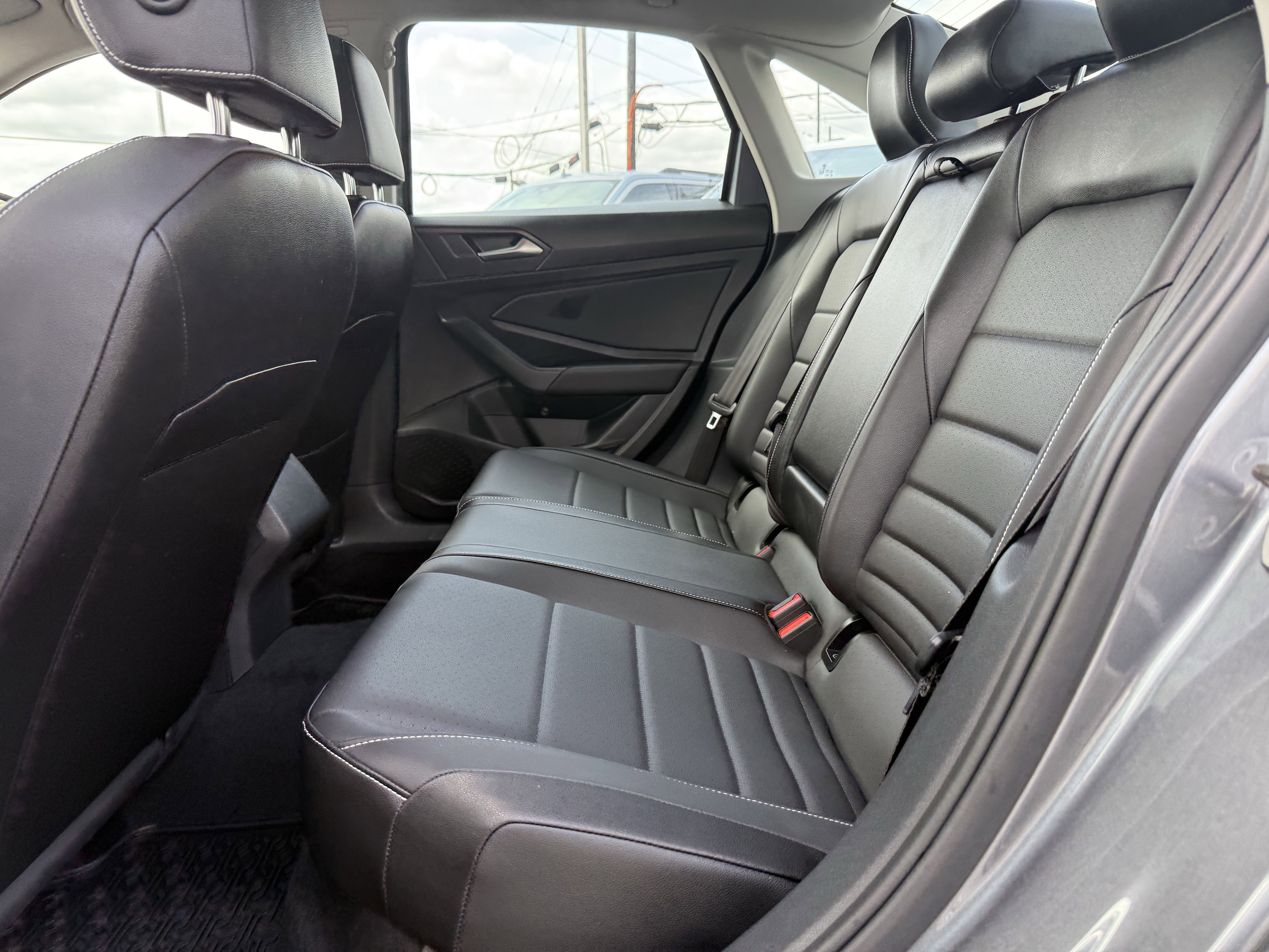 Used 2022 Volkswagen Jetta SE image 15