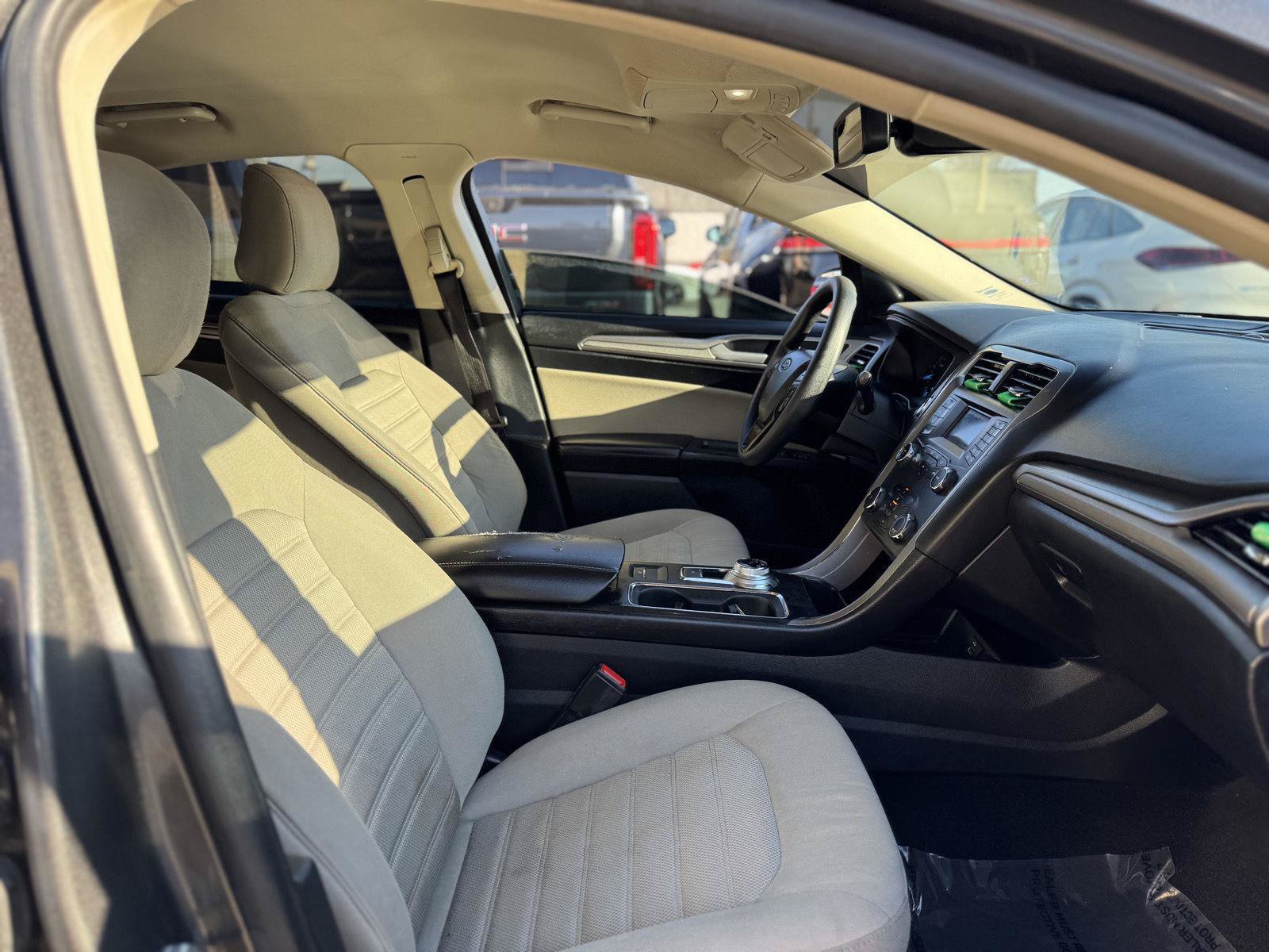Used 2020 Ford Fusion S FWD image 37
