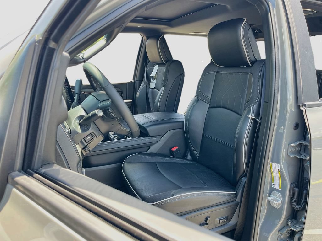 New 2026 RAM 3500 Limited AWD/4WD image 22